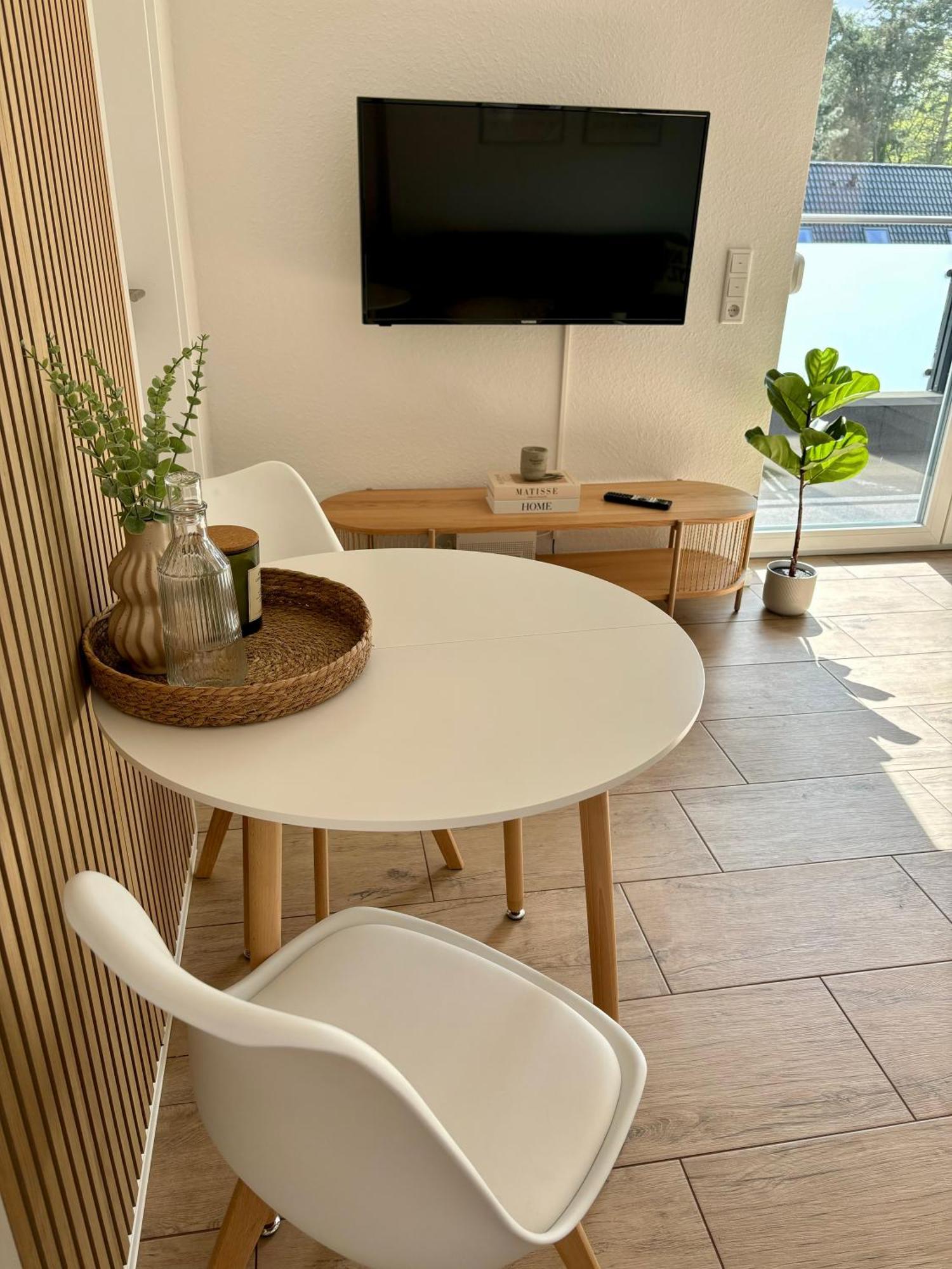 Home & Apart - Apartment Im Herzen Von Kreyenbrueck - Apartment 1 Oldenburg Esterno foto