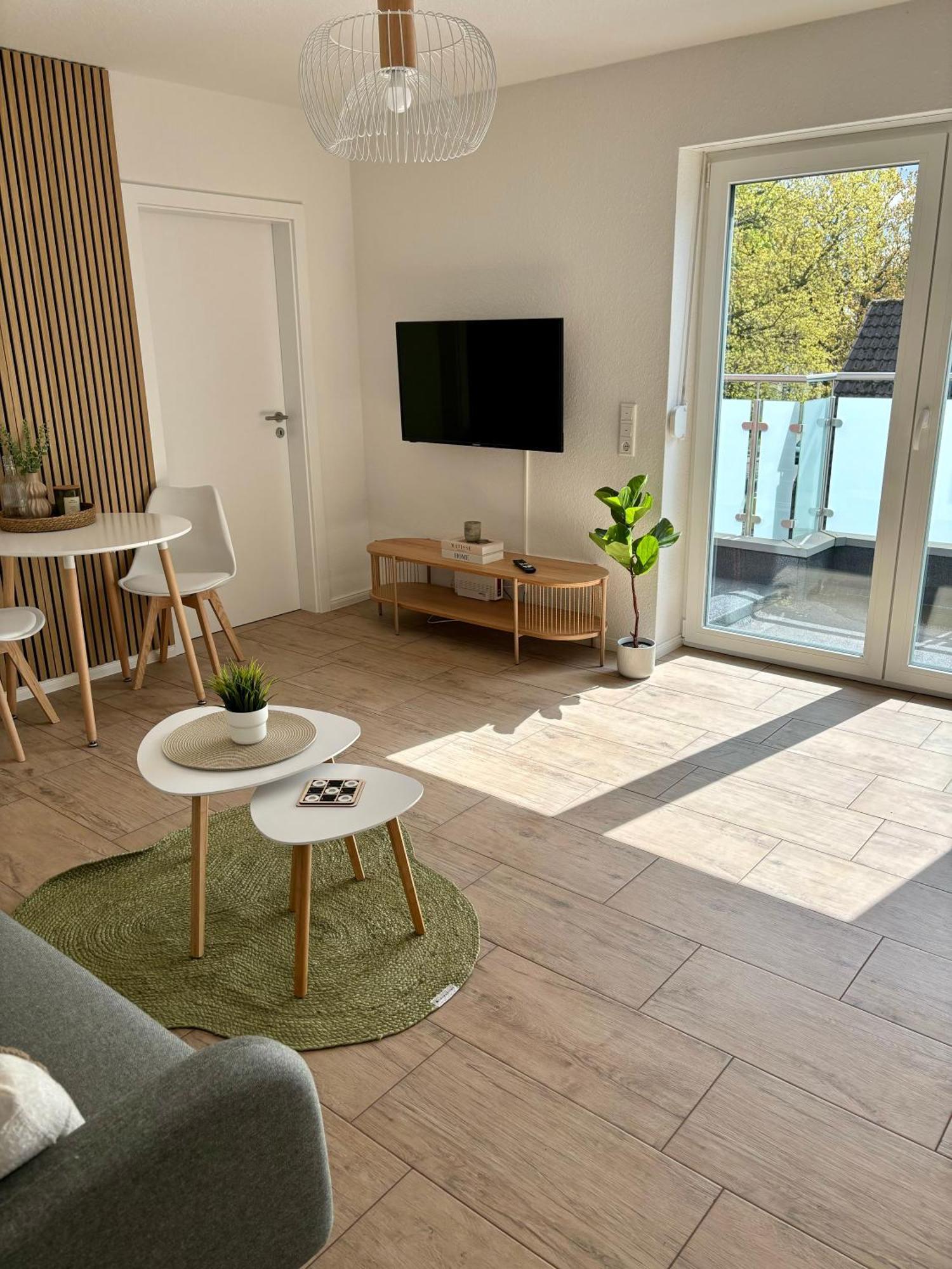 Home & Apart - Apartment Im Herzen Von Kreyenbrueck - Apartment 1 Oldenburg Esterno foto